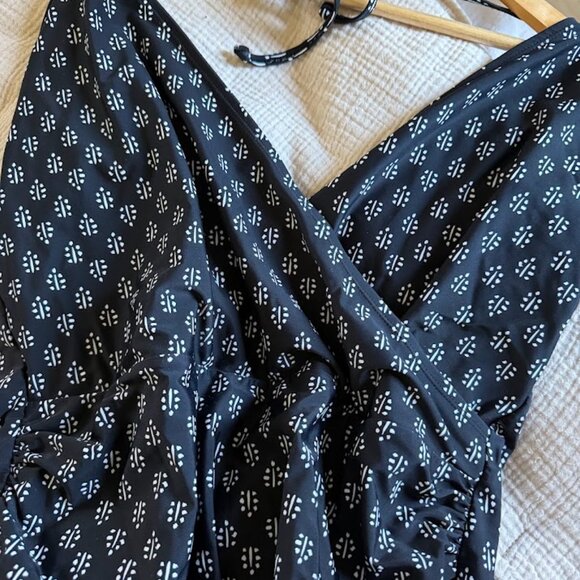 Old Navy One Piece Halter Black Swim Suit, Size XXLG - Picture 3 of 4